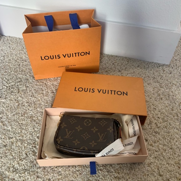 Louis Vuitton MINI POCHETTE ACCESSOIRES - Picture 2 of 9